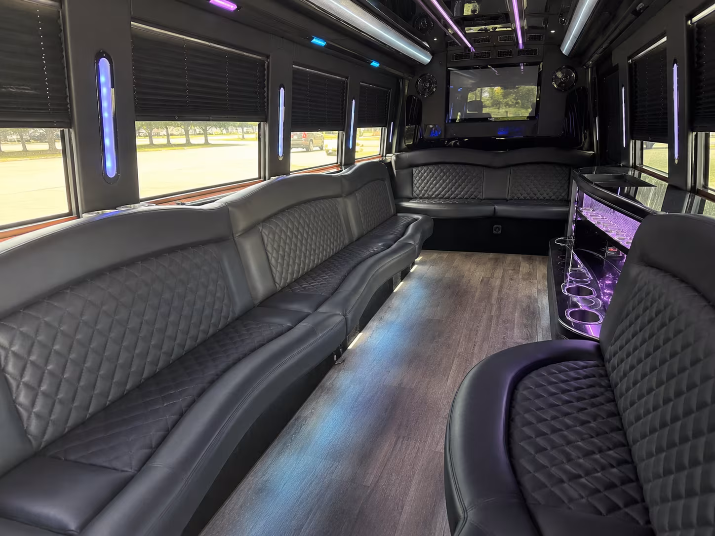 everett bus rentals